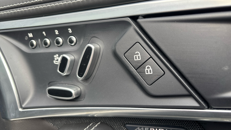 Jaguar F-Type 2.0 P300 R-Dynamic Black 2dr Auto Petrol Coupe